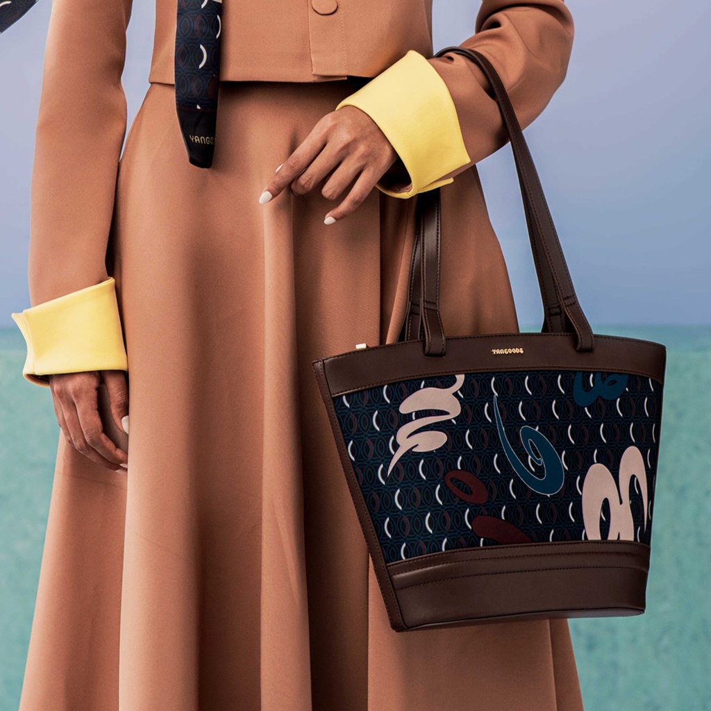 AKKHAYAR Chocolate Shoulder Bag
