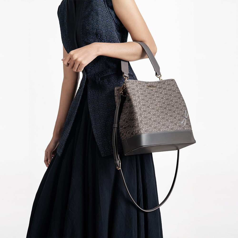 Thinkayta Women Gray Bucket Bag