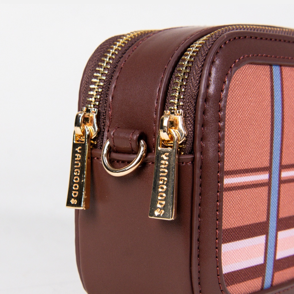 Picnic Chestnut Camera Bag