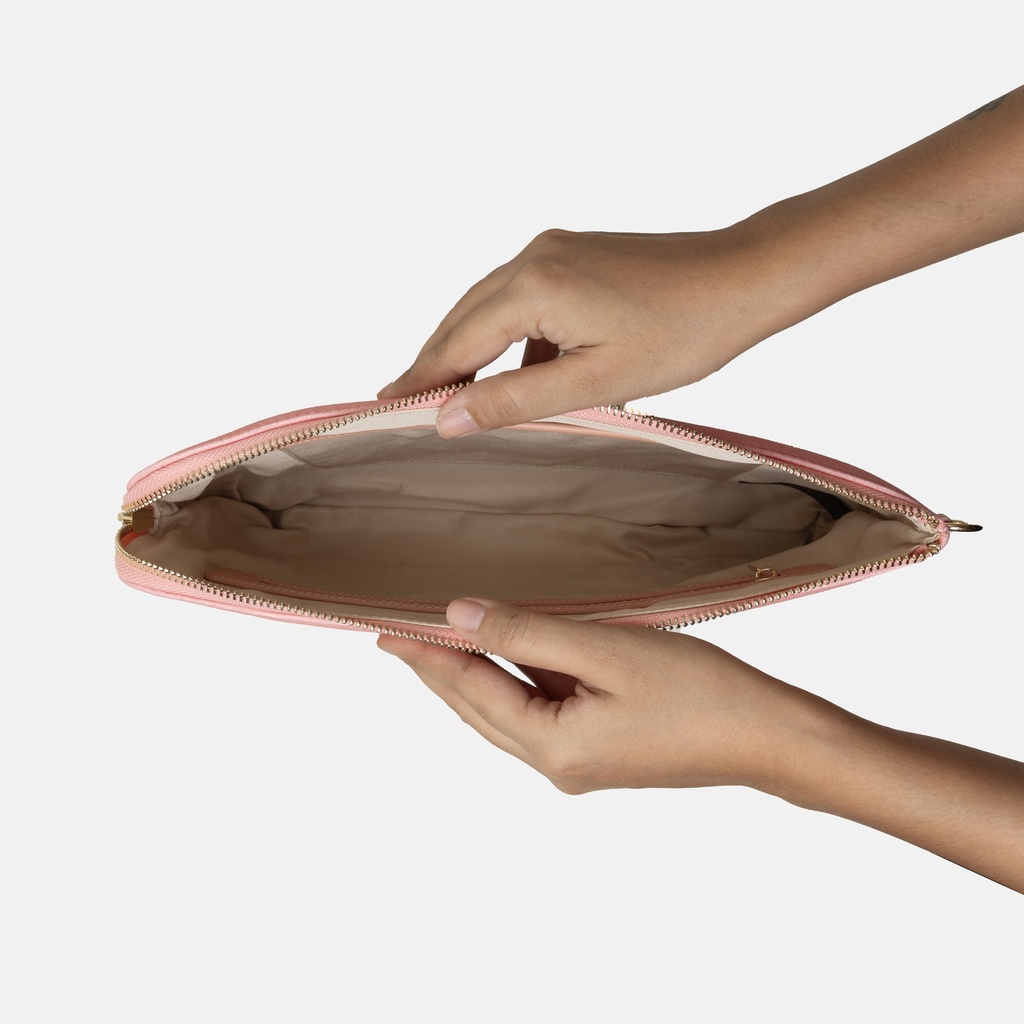 Pyo Madi Rose Clutch