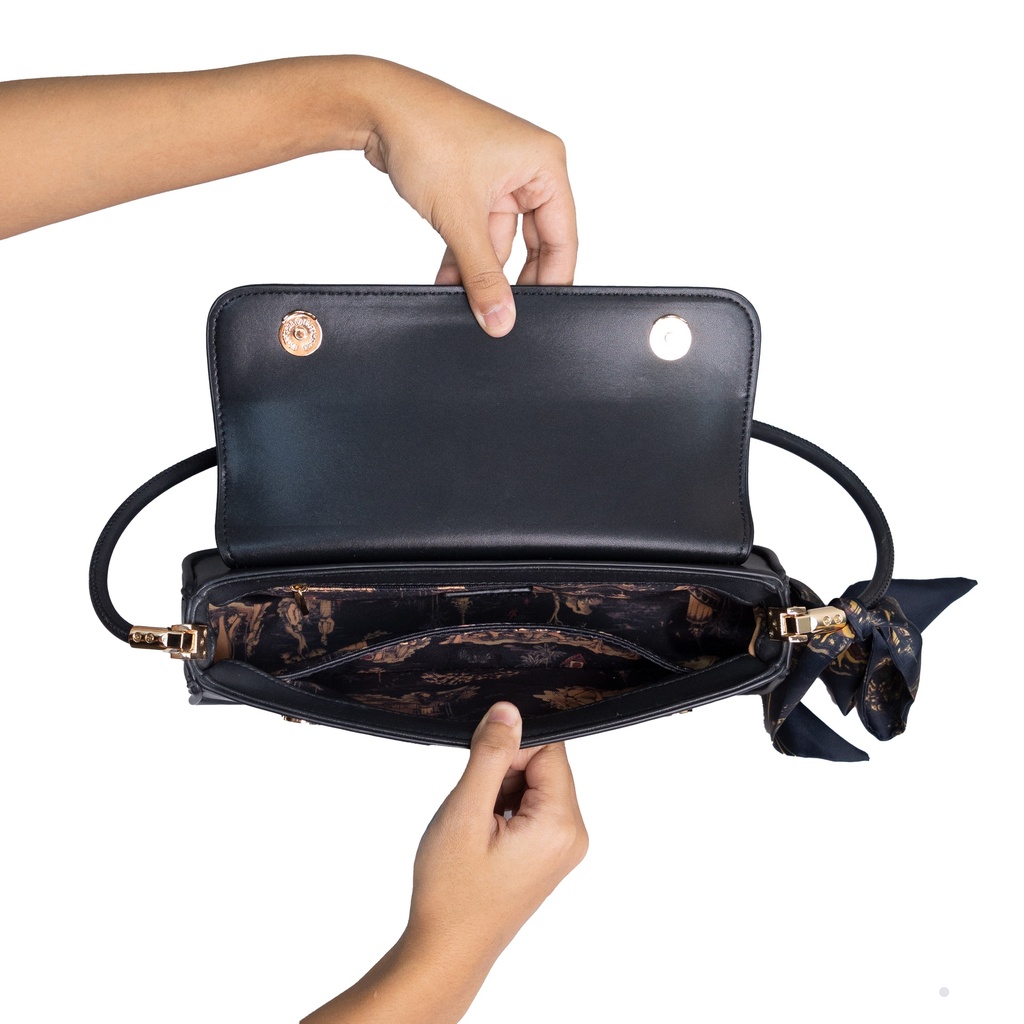 Dannari Black Sling Bag