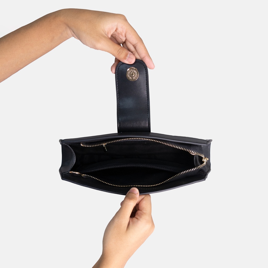 Dannari Onyx Clutch Crossbody Bag