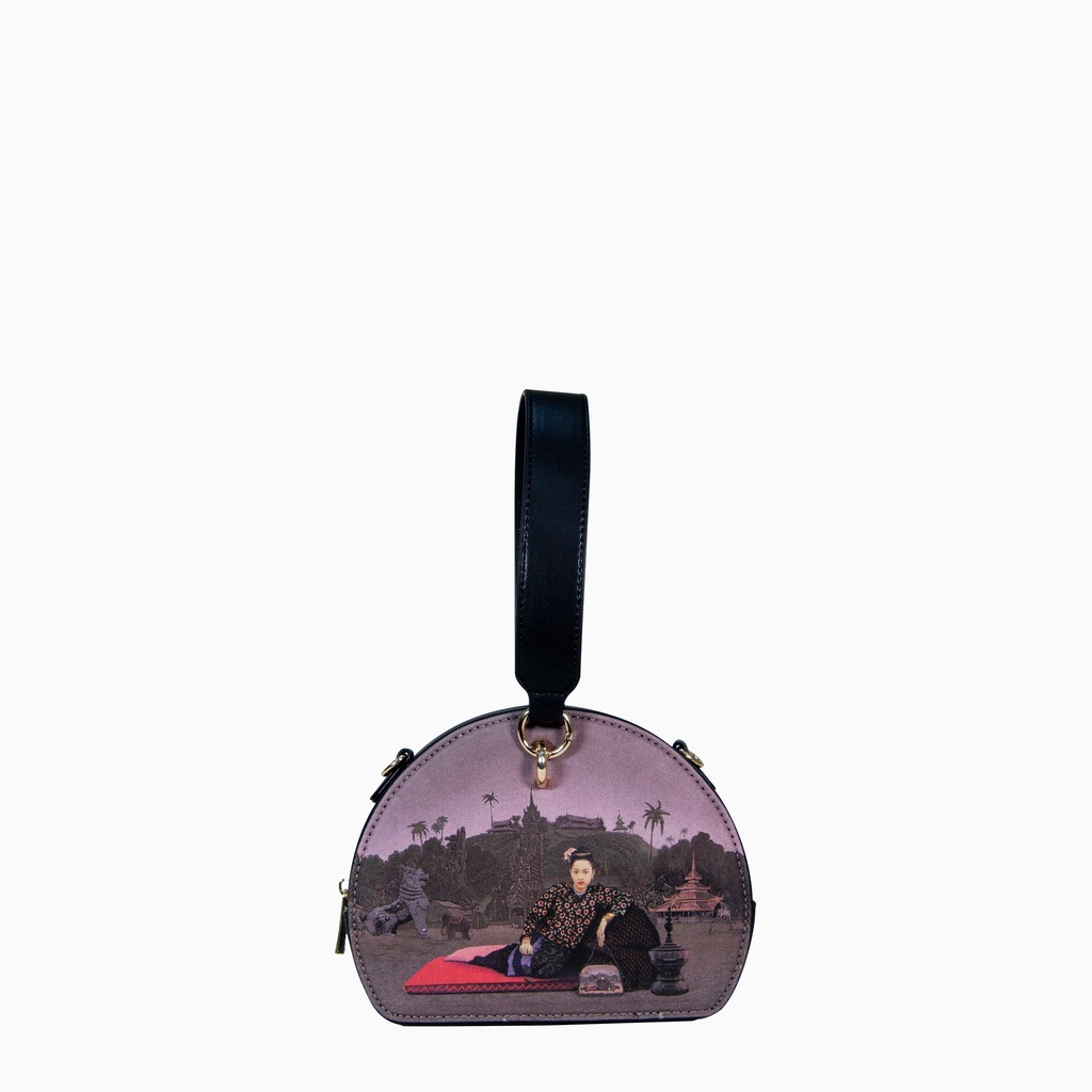 Htate Htar Black Round Bag